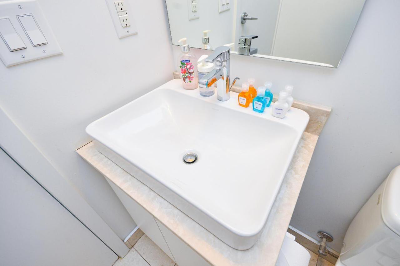 Downtown Toronto Condo Near Cn Tower, Mtcc, Rogers Center , Union Station エクステリア 写真