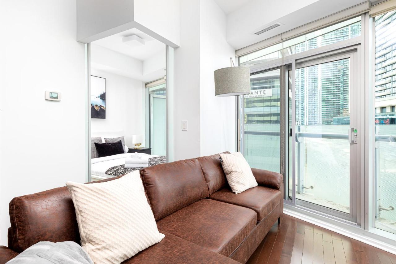 Downtown Toronto Condo Near Cn Tower, Mtcc, Rogers Center , Union Station エクステリア 写真